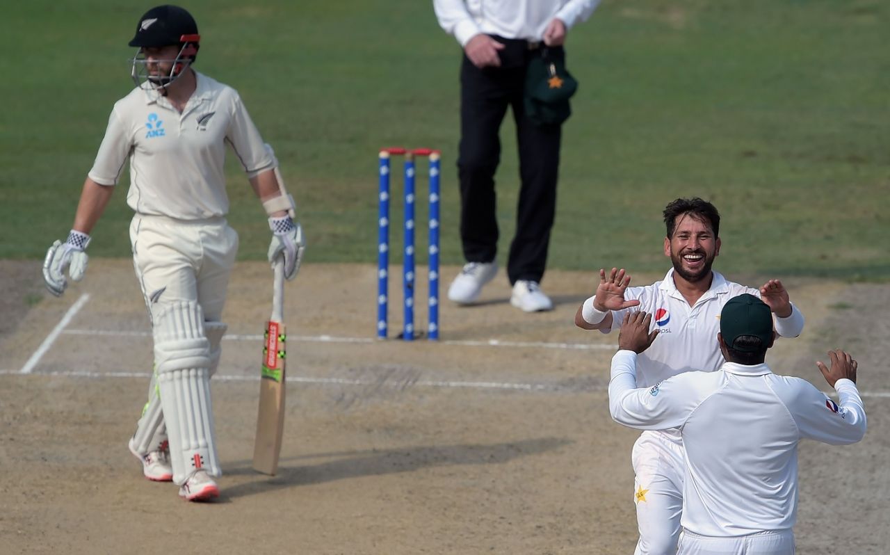 Yasir Shah ripped through New Zealand to leave Kane Williamson stranded, Pakistan v New Zealand, 2nd Test, Dubai, 3rd day, November 26, 2018