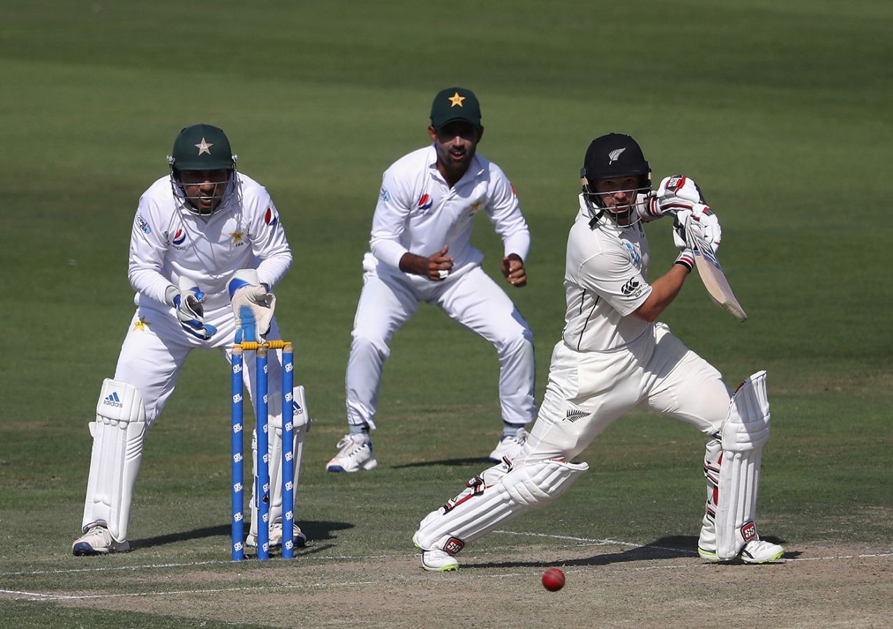 BJ Watling drives through the covers, Pakistan v New Zealand, 3rd Test, Abu Dhabi, 1st day, December 3, 2018