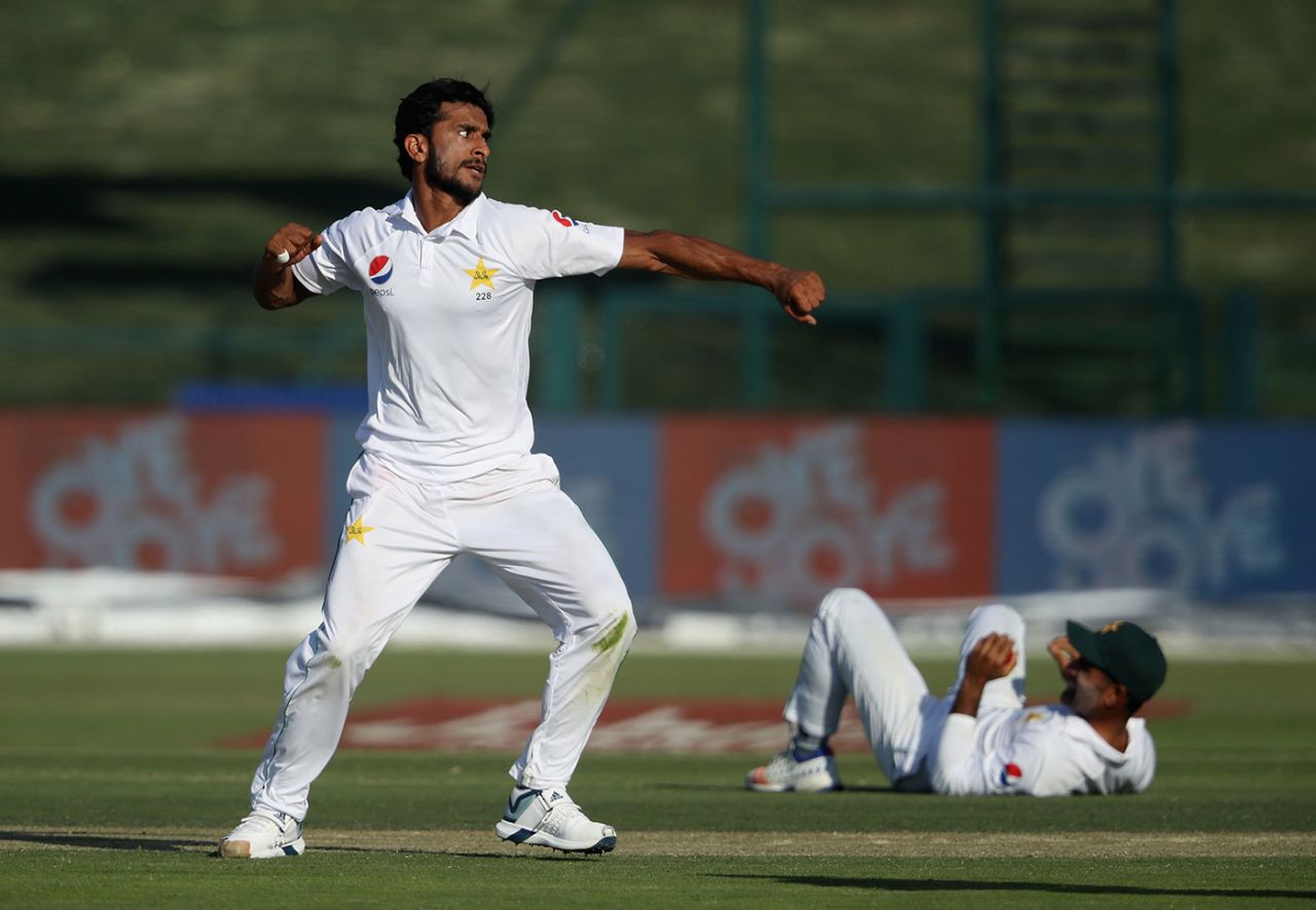 Hasan Ali claimed the big wicket of Kane Williamson, Pakistan v New Zealand, 3rd Test, Abu Dhabi, 1st day, December 3, 2018