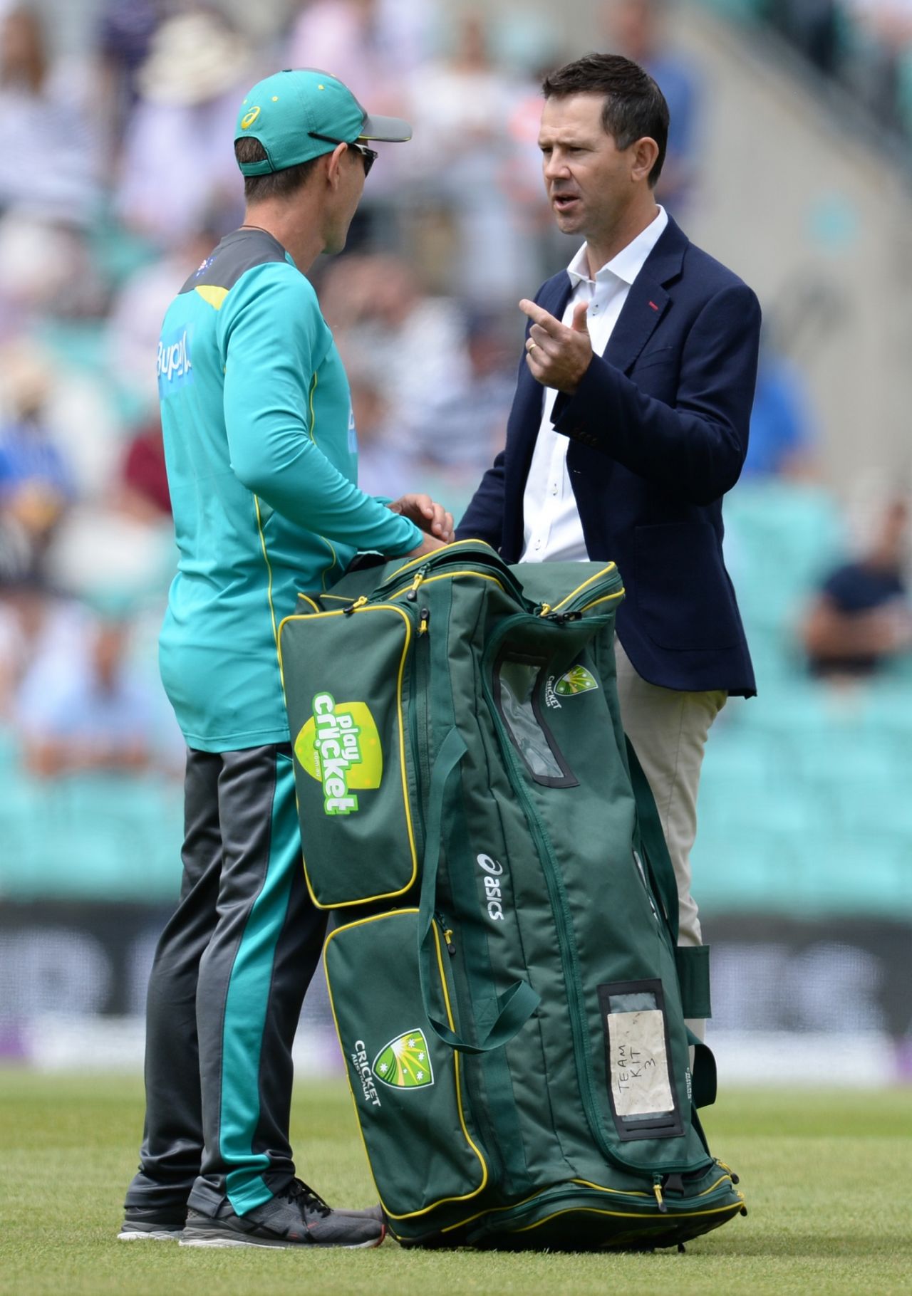 Ricky Ponting has a chat with Justin Langer, England v Australia, 1st ODI, The Oval, June 13, 2018