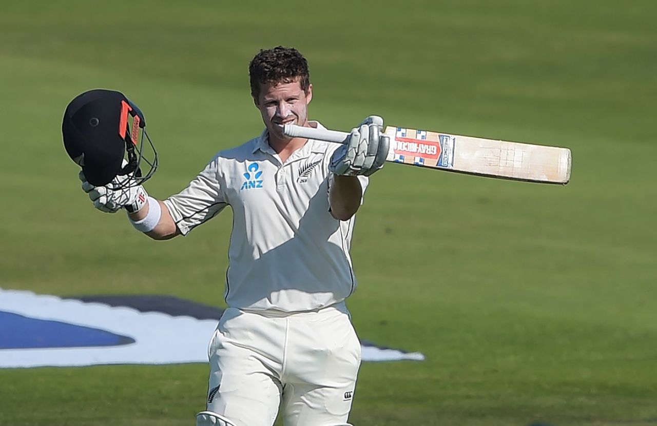 Henry Nicholls celebrates his hundred, Pakistan v New Zealand, 3rd Test, Abu Dhabi, 5th day, December 7, 2018