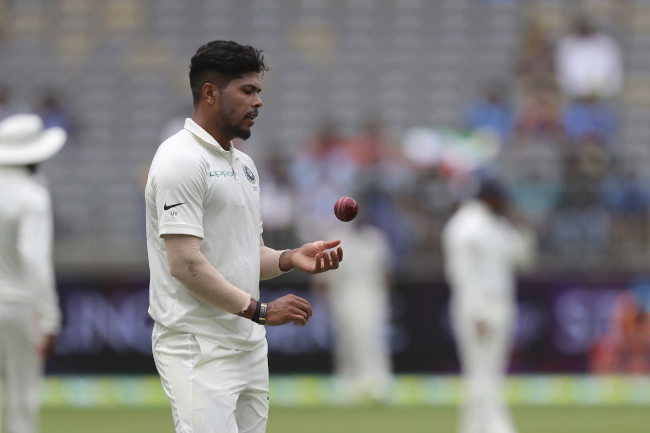 Umesh Yadav gets to his run up, Australia v India, 2nd Test, Perth, 2nd day, December 15, 2018