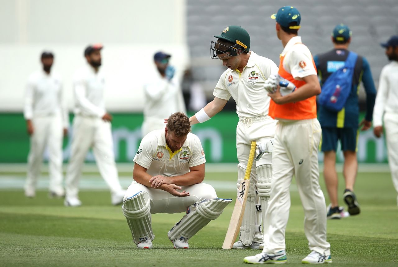 Aaron Finch retired hurt after he was struck on the hand, Australia v India, 2nd Test, Perth, day 3, December 16, 2018