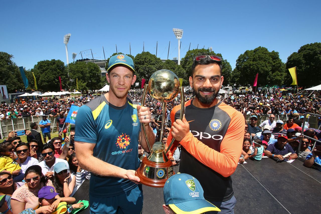 Tim Paine and Virat Kohli pose with the Border-Gavaskar Trophy, Melbourne, December 23, 2018