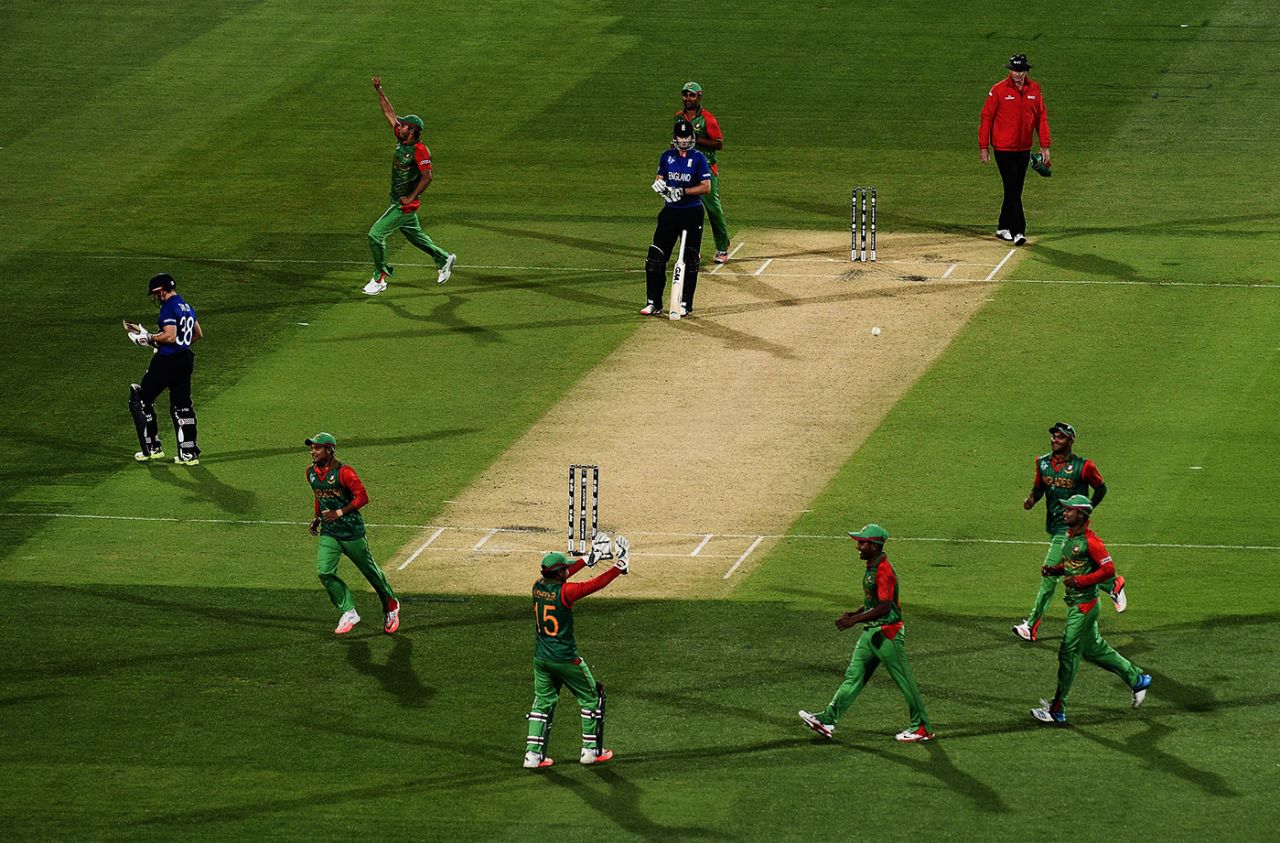 Bangladesh celebrate James Taylor's dismissal, England v Bangladesh, World Cup 2015, Group A, Adelaide, March 9, 2015