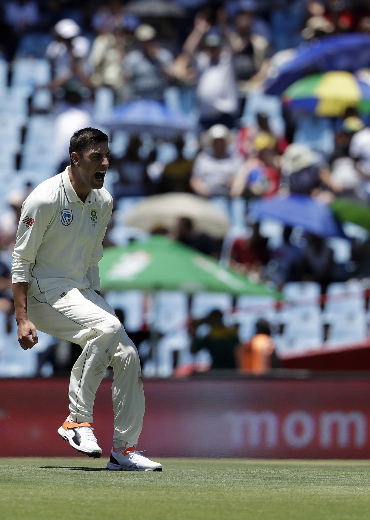 Duanne Olivier was irresistible while running through Pakistan, South Africa v Pakistan, 1st Test, Centurion, 1st day, December 26, 2018