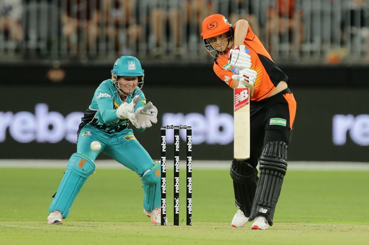 Meg Lanning goes through the off side, Perth Scorchers women v Brisbane Heat women, WBBL, Perth, December 26, 2018