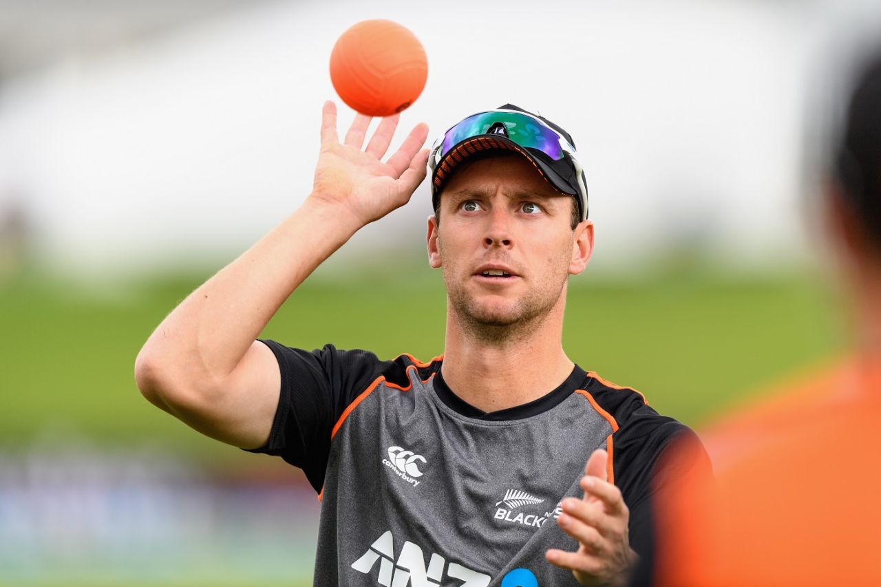 Matt Henry warms up, New Zealand v Sri Lanka, 2nd Test, Christchurch, 2nd day, December 27, 2018