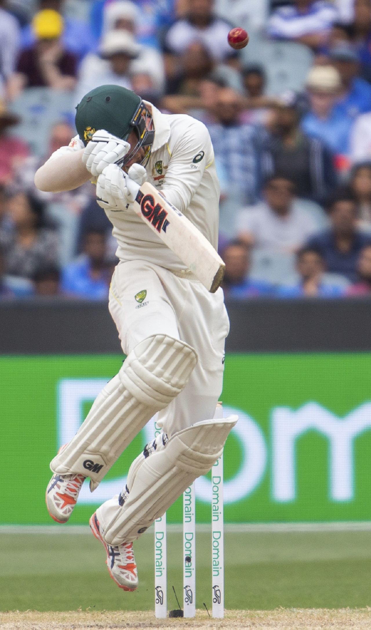 Travis Head gets into a tangle, Australia v India, 3rd Test, Melbourne, 4th day, December 29, 2018