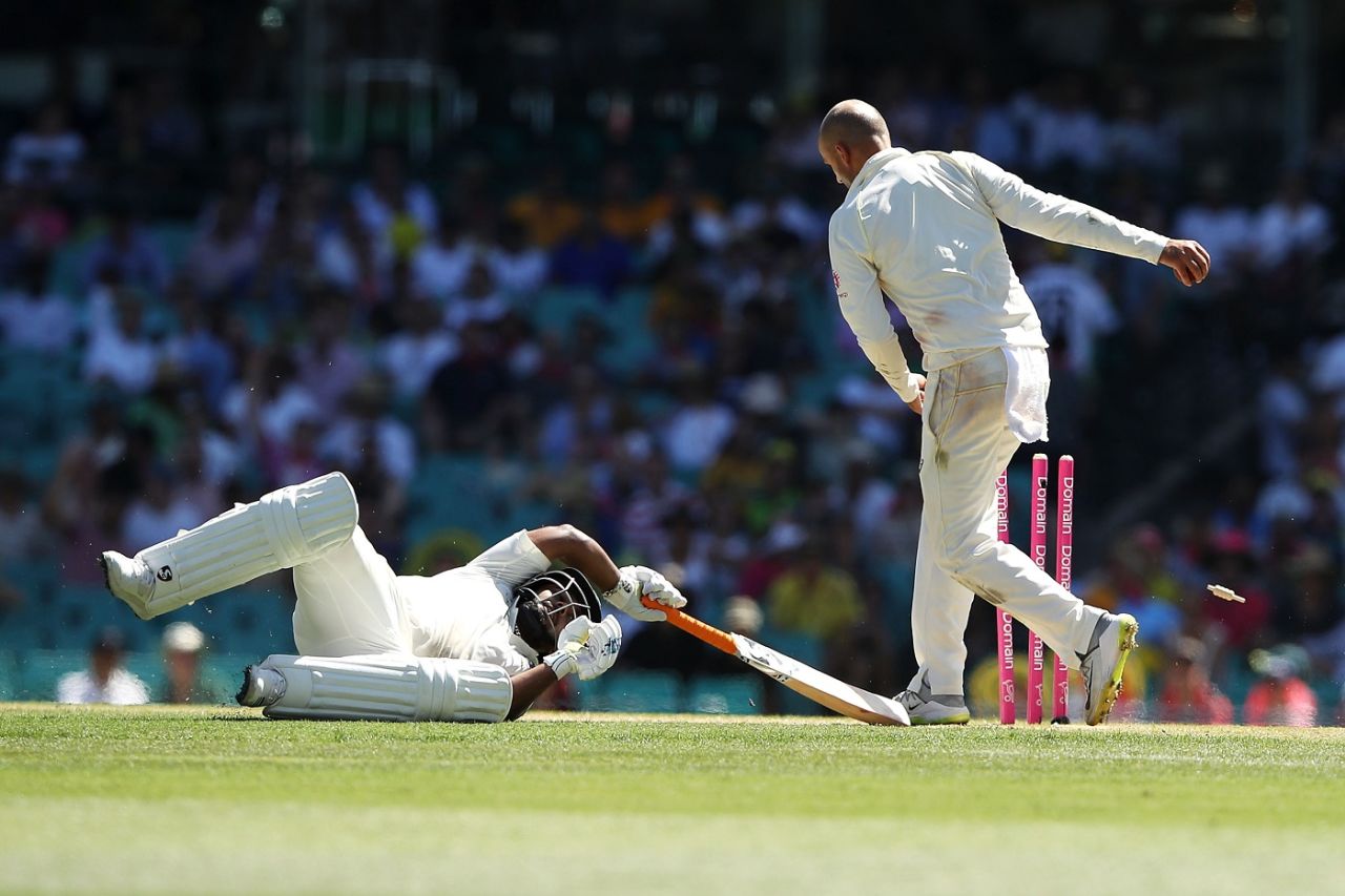 Rishabh Pant dives back as Nathan Lyon breaks the stumps, Australia v India, 4th Test, Sydney, 2nd day, January 4, 2018