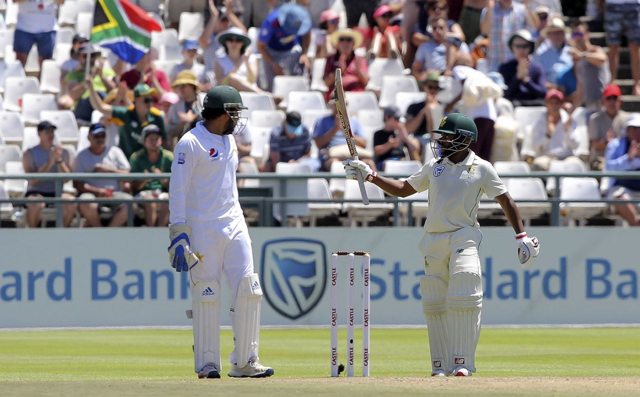 Temba Bavuma acknowledges his half-century, South Africa v Pakistan, 2nd Test, Cape Town, 2nd day, January 4, 2018