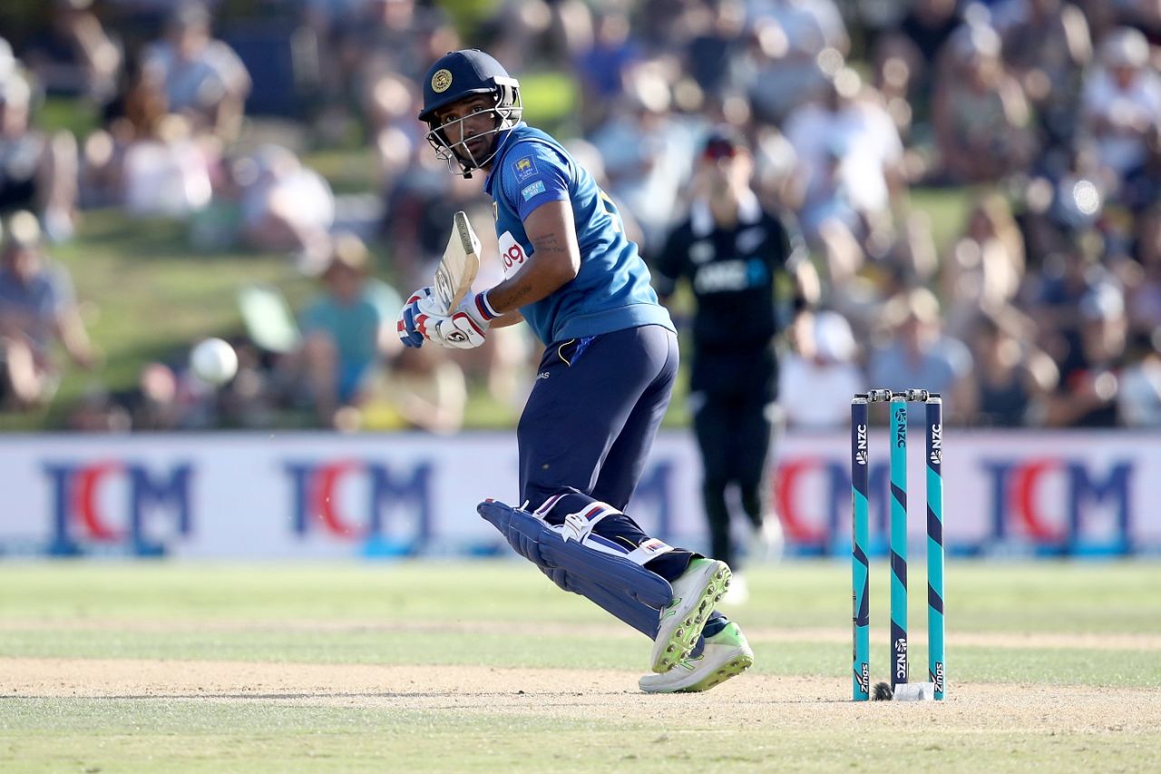 Danushka Gunathilaka steers the ball fine, New Zealand v Sri Lanka, 2nd ODI, Mount Maunganui