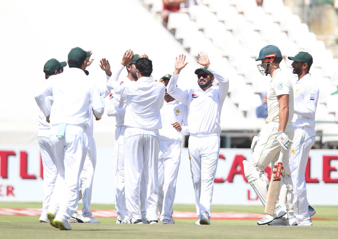 Theunis de Bruyn was caught behind off Mohammad Abbas, South Africa v Pakistan, 2nd Test, Cape Town, 4th day, January 6, 2018