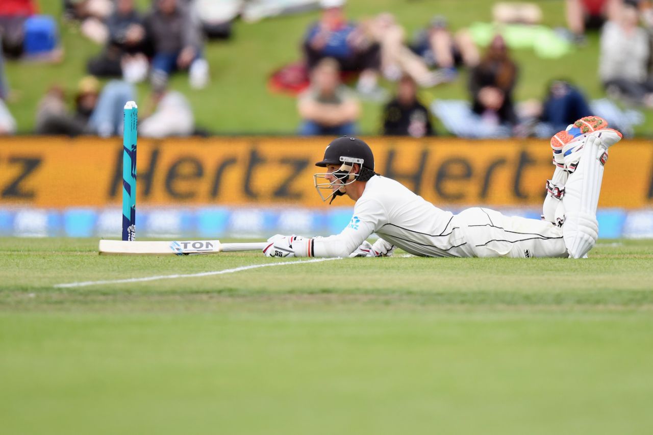 BJ Watling of New Zealand dives, day one, Second Test, New Zealand v Sri Lanka, Hagley Oval, December 26, 2018 in Christchurch, New Zealand.