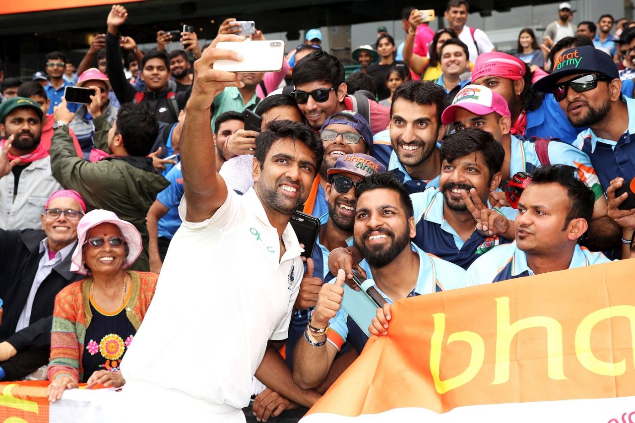 R Ashwin takes a selfie with fans, Australia v India, 4th Test, Sydney, 5th day, January 7, 2019