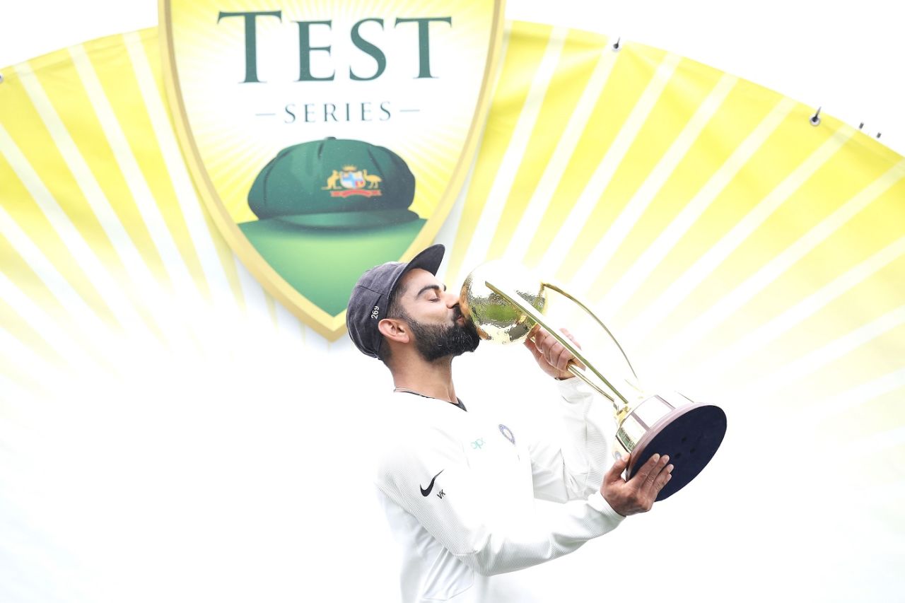 Virat Kohli kisses the Border-Gavaskar Trophy, Australia v India, 4th Test, Sydney, 5th day, January 7, 2019