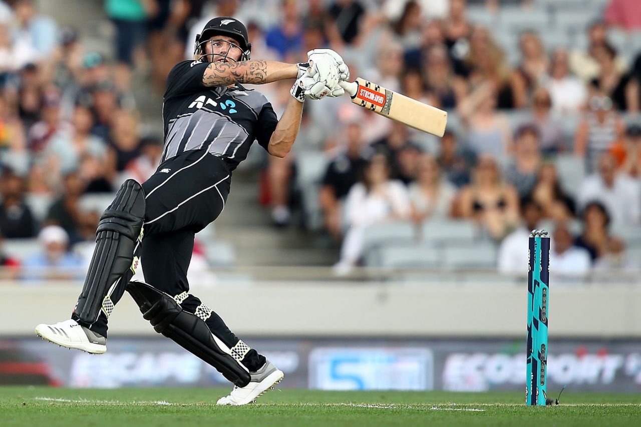 An aggressive Doug Bracewell took on the bowlers, New Zealand v Sri Lanka, Only T20I, Auckland, January 11, 2019