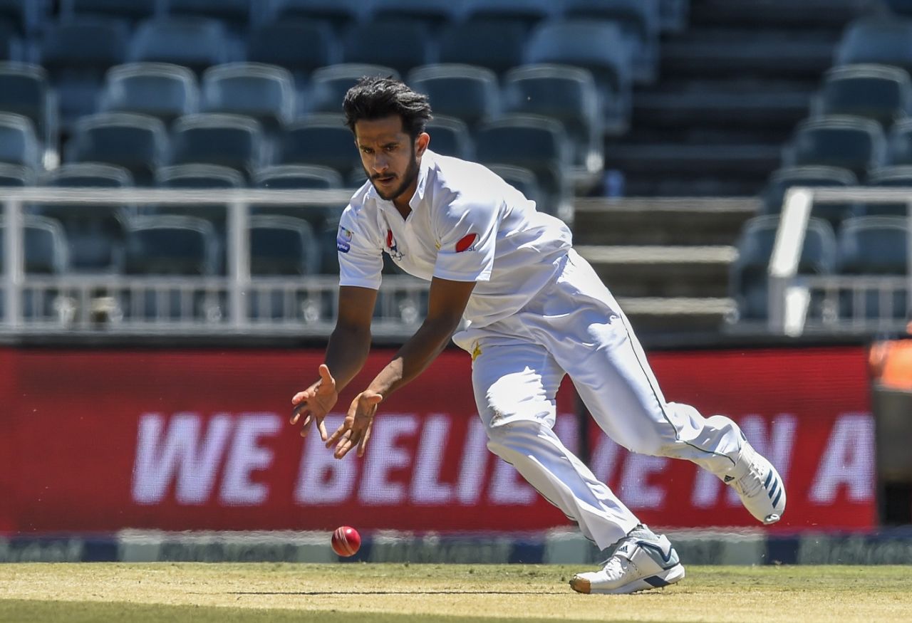 Hasan Ali in action, South Africa v Pakistan, 3rd Test, Johannesburg, 1st day