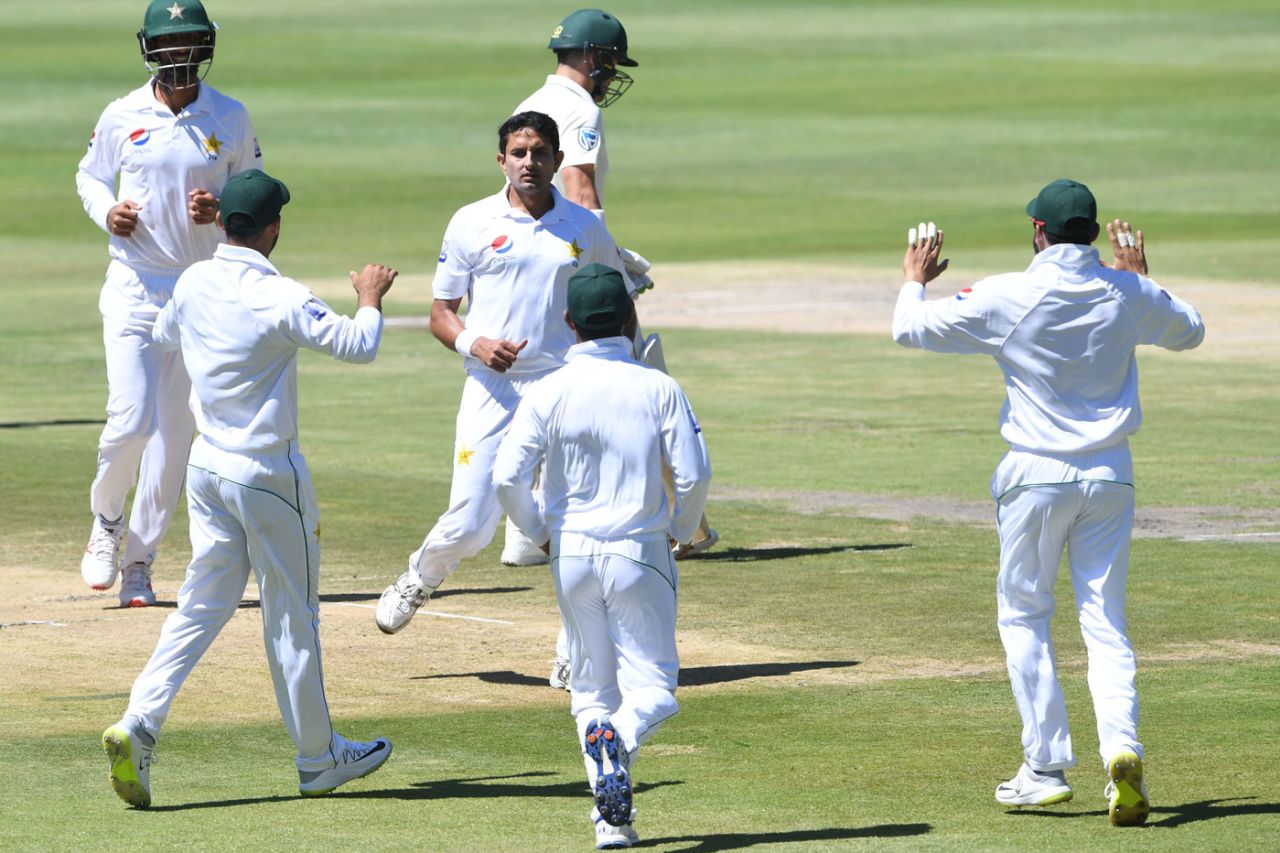 Mohammad Abbas celebrates a wicket, South Africa v Pakistan, 3rd Test, Johannesburg, 1st day
