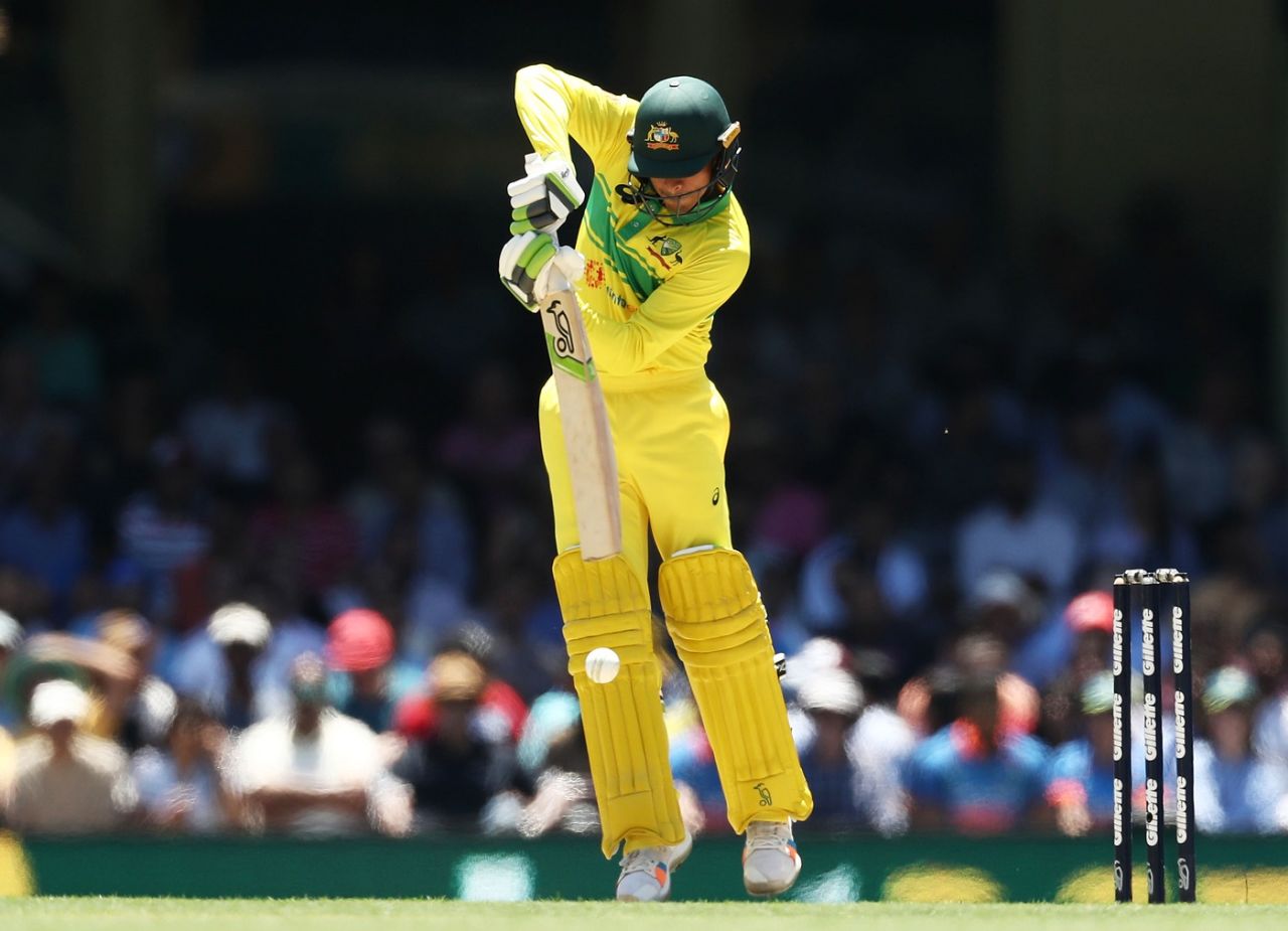 Usman Khawaja defends right underneath his eyes, Australia v India, 1st ODI, Sydney, January 12, 2019