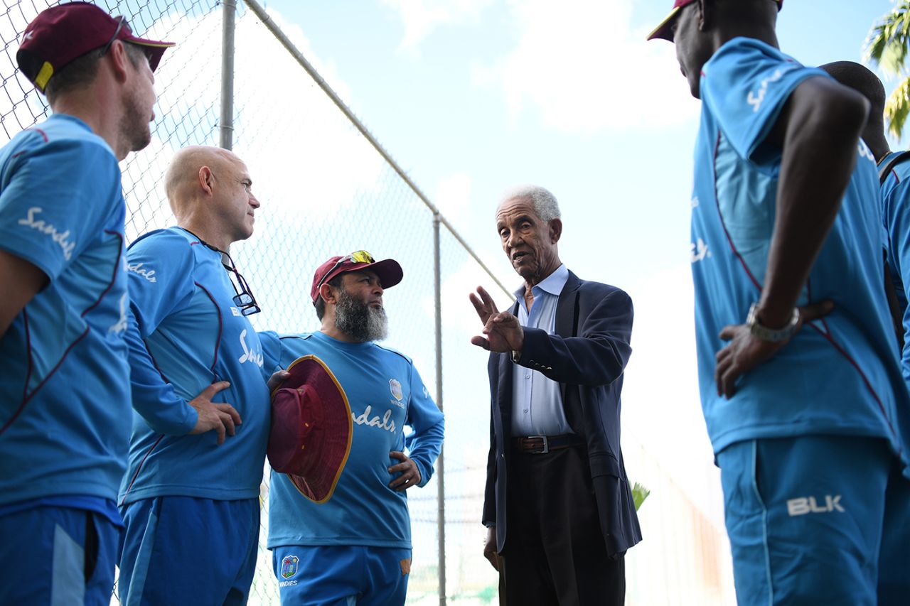 Sir Garfield Sobers demonstrates his wrist position to West Indies' coaching staff, Bridgetown, January 19, 2018