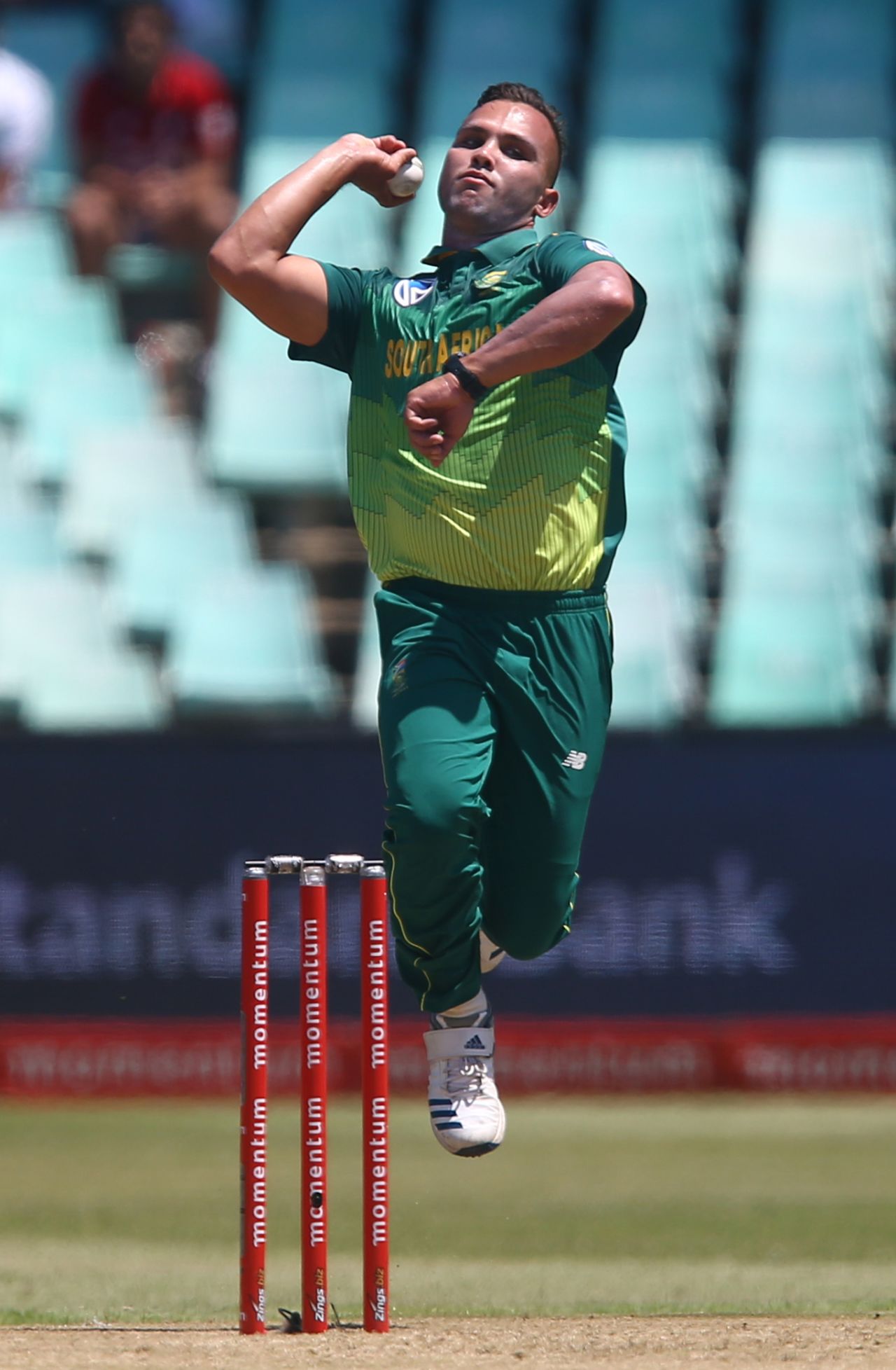 Dane Paterson loads up, South Africa v Pakistan, 2nd ODI, Durban, January 22, 2019