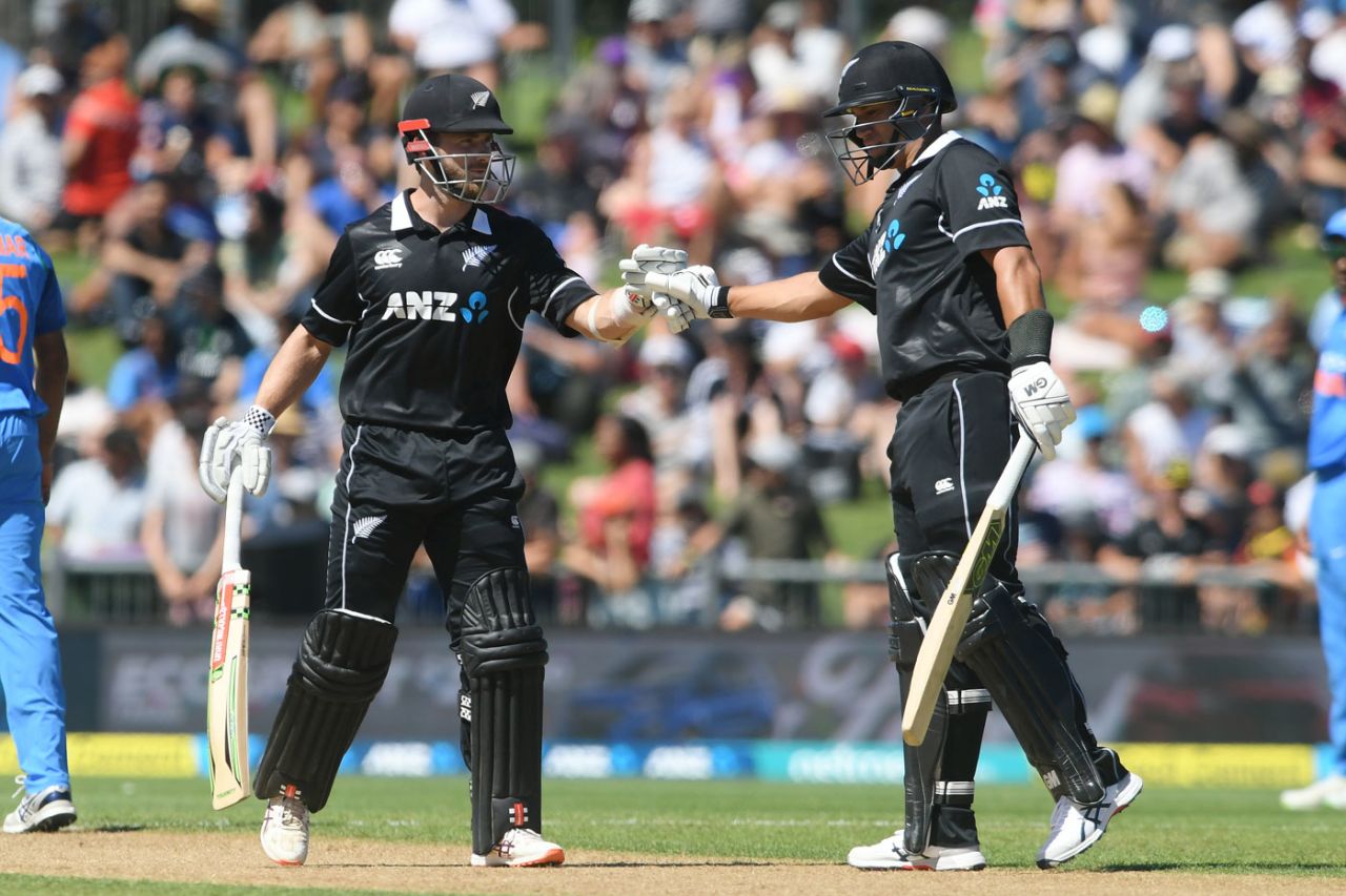 Kane Williamson and Ross Taylor in a mid-pitch fist bump, New Zealand v India, 1st ODI, Napier, 23 January, 2019