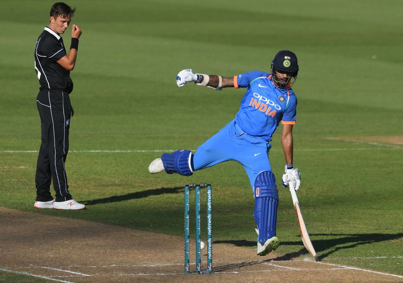 Shikhar Dhawan avoids a throw while running between the wickets, New Zealand v India, 1st ODI, Napier, 23 January, 2019