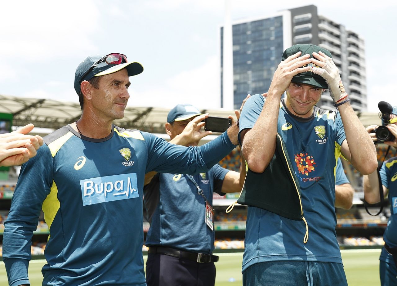 Justin Langer hands Jhye Richardson his baggy green, Australia v Sri Lanka, 1st Test, Brisbane, 1st day, January 24, 2019