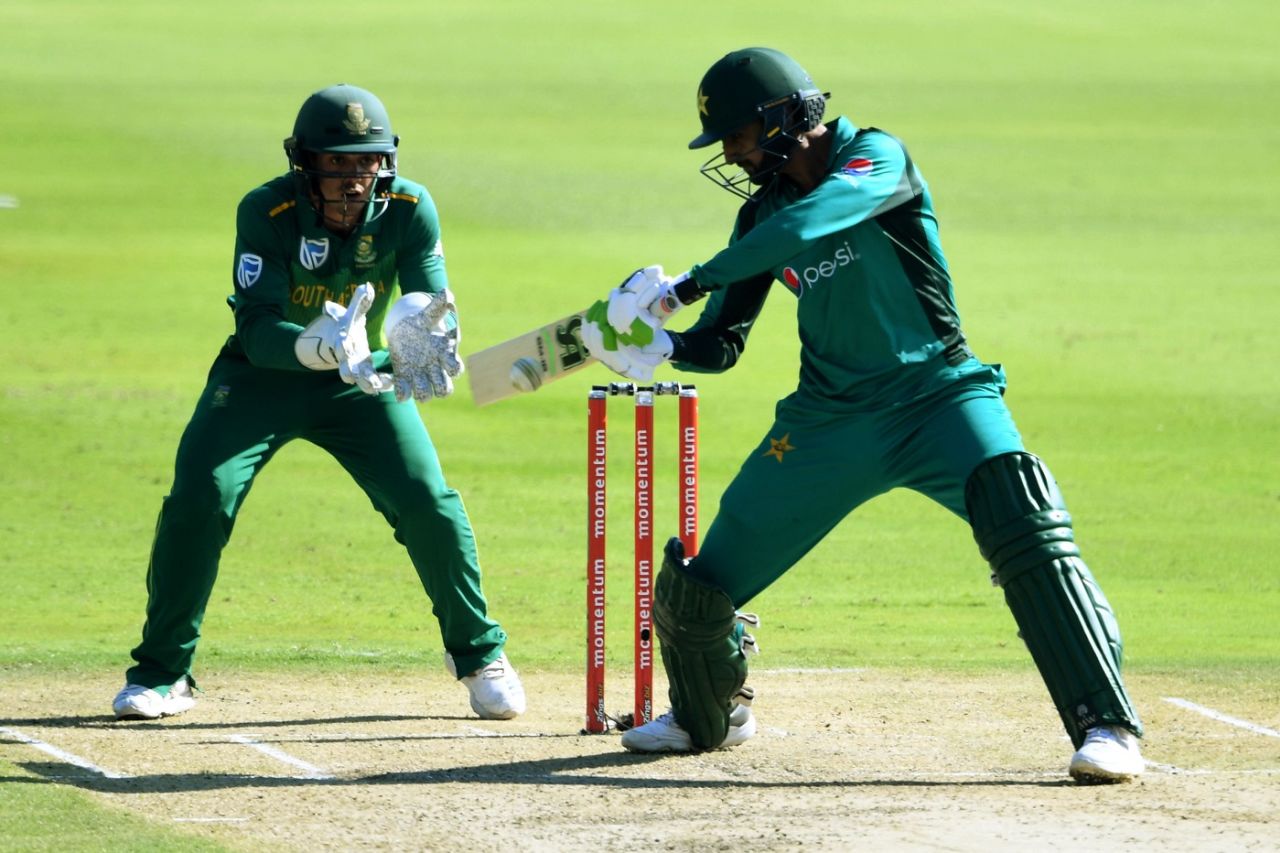 Shoaib Malik plays one late, South Africa v Pakistan, 3rd ODI, Centurion, January 25, 2019