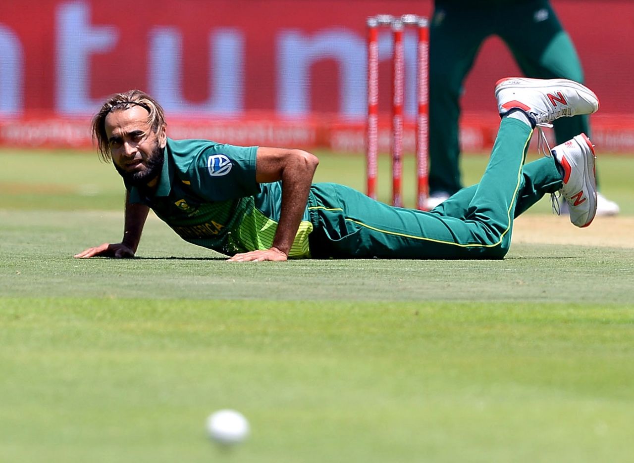 Imran Tahir looks on after failing to stop a ball, South Africa v Pakistan, 5th ODI, Cape Town, January 30, 2019