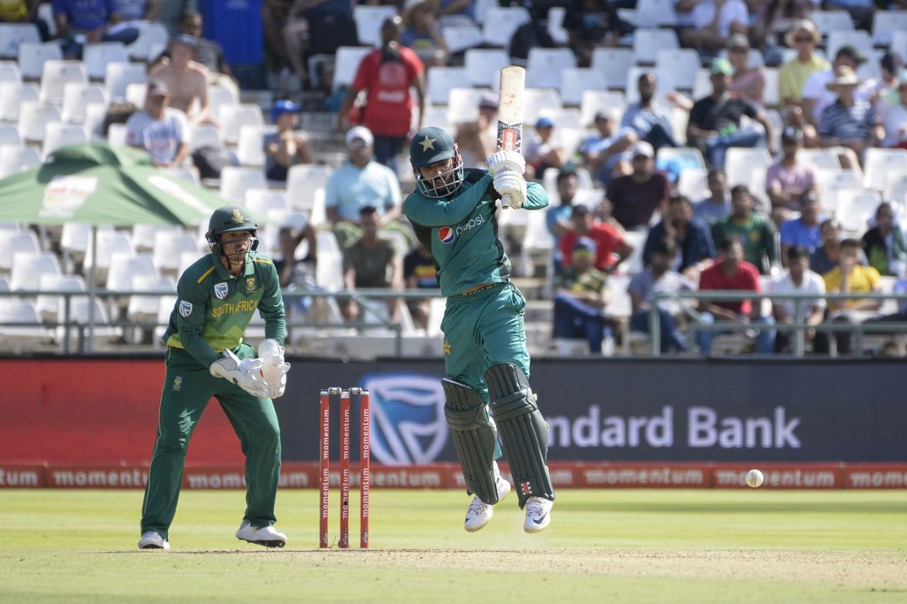 Shadab Khan goes airborne, South Africa v Pakistan, 5th ODI, Cape Town, January 30, 2019