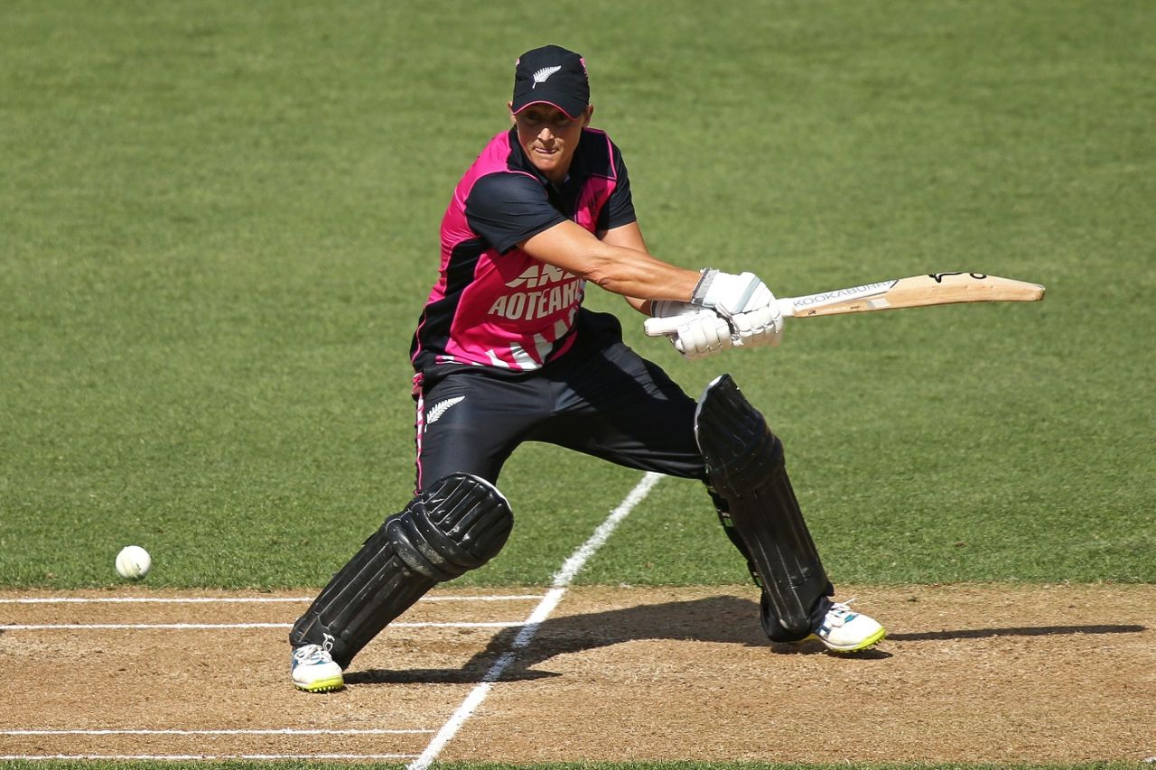 Sophie Devine plays a cut, New Zealand women v India women, 1st T20I, Wellington, February 6, 2019