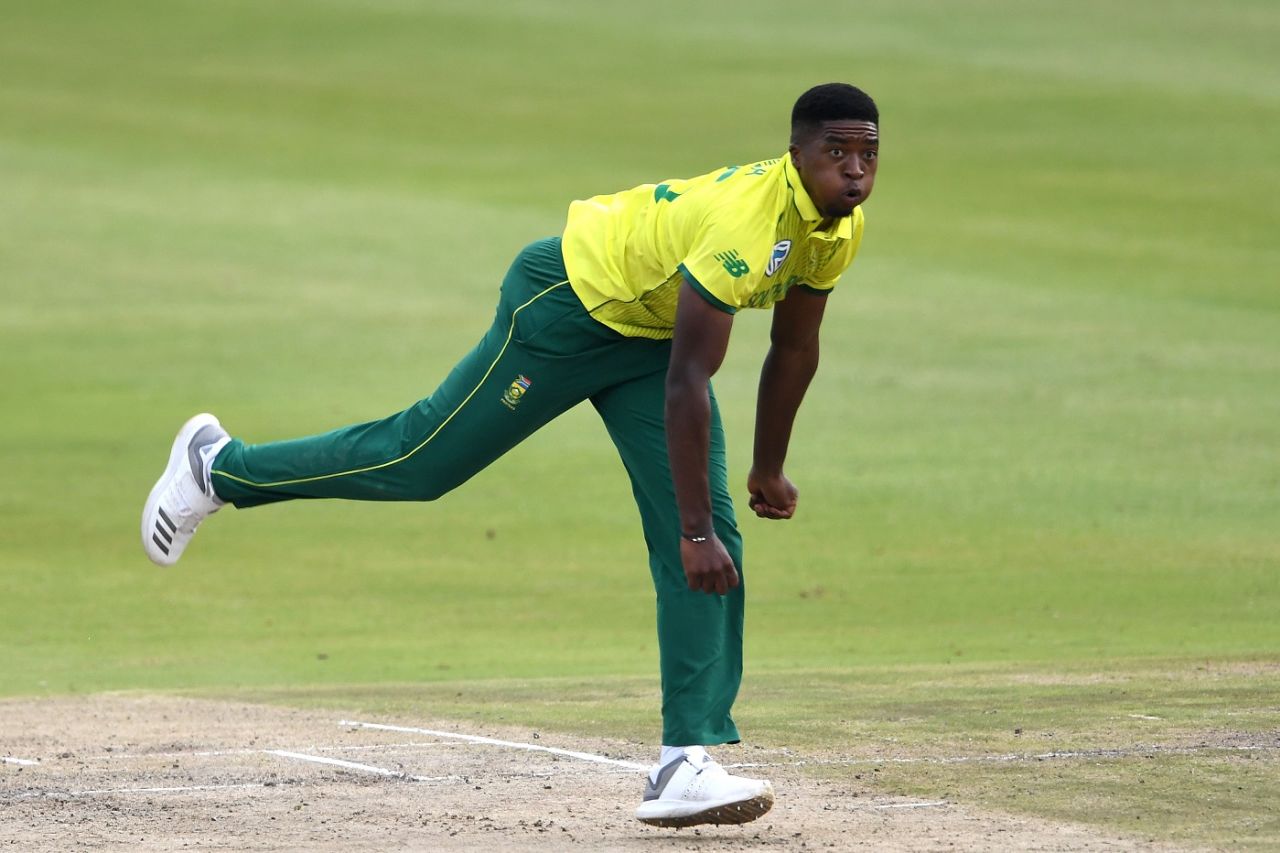 Lutho Sipamla impressed on his international debut, South Africa v Pakistan, 2nd T20I, Johannesburg, February 3, 2019