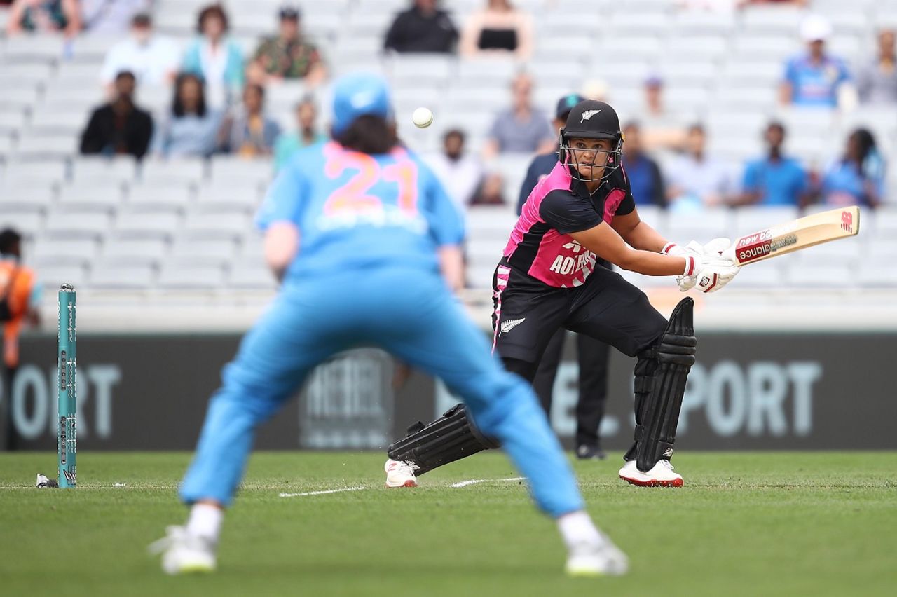Suzie Bates led the New Zealand batting effort, New Zealand v India, 2nd women's T20I, Auckland, February 8, 2019