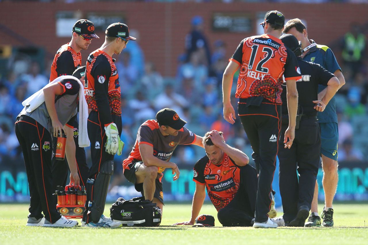 Nathan Coulter-Nile struggled at the end of his spell, Adelaide Strikers v Perth Scorchers, Big Bash, Adelaide, February 9, 2019