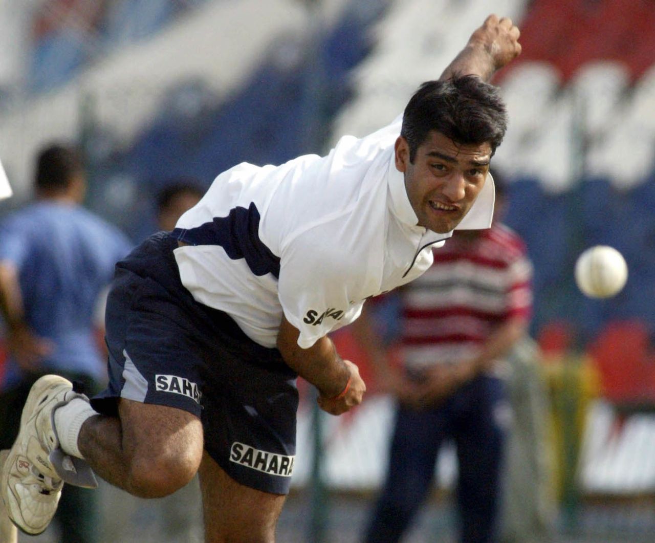 Amit Bhandari bowls in the nets, Lahore, March 20, 2004