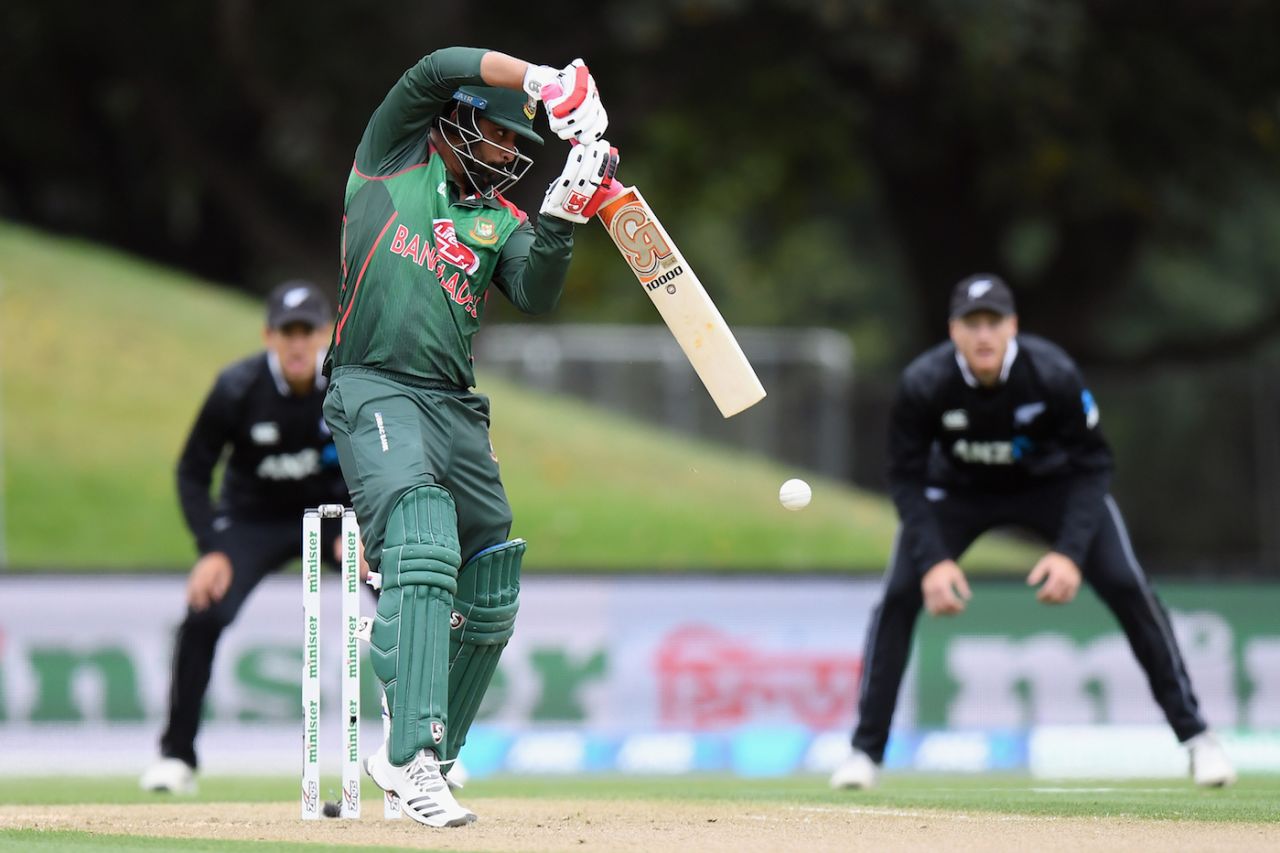 Tamim Iqbal punches off the back foot, New Zealand v Bangladesh, 2nd ODI, Christchurch, February 16, 2019