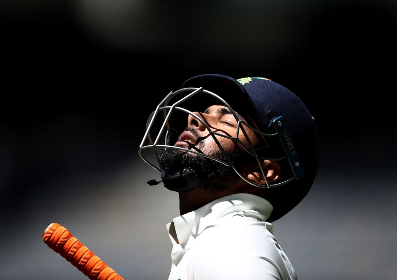 Rishabh Pant walks out to bat, Australia v India, 2nd Test, Perth, 5th day, December 18, 2018