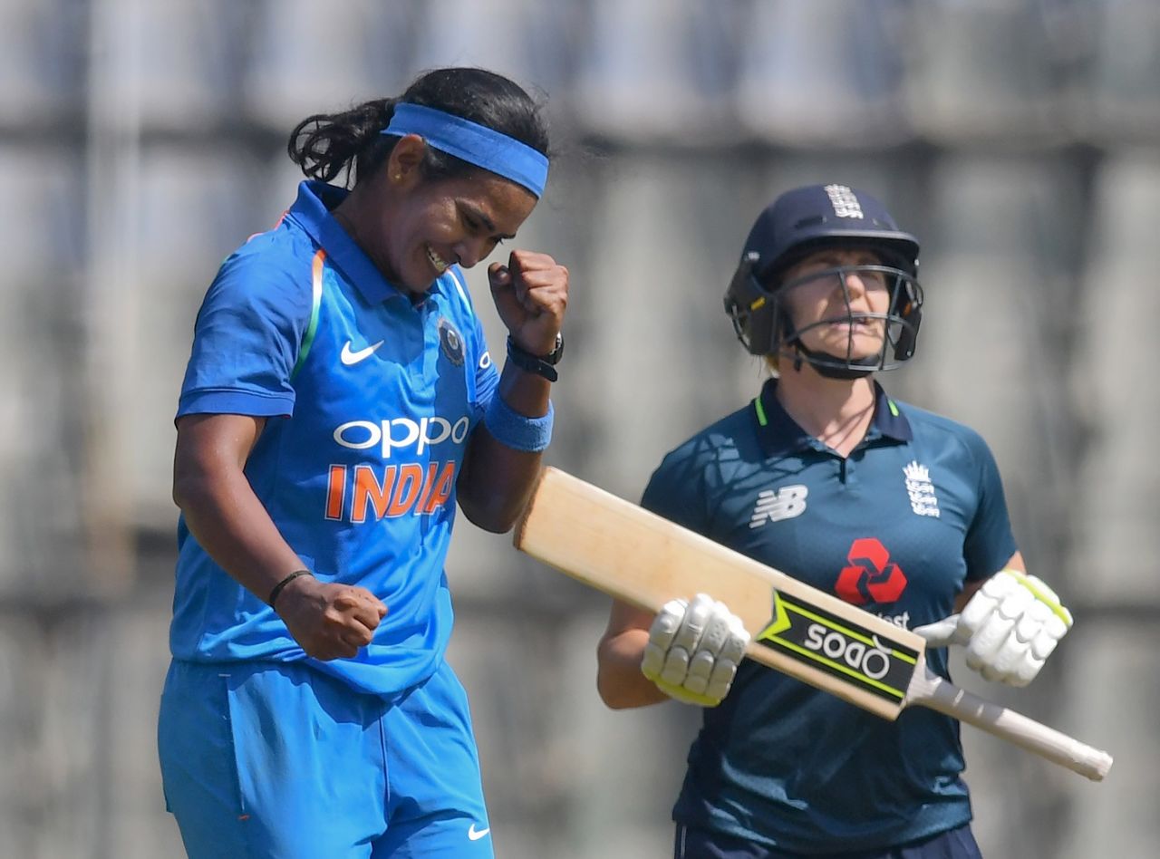 Shikha Pandey celebrates a wicket, India women v England women, 2nd ODI, Mumbai, February 25, 2019
