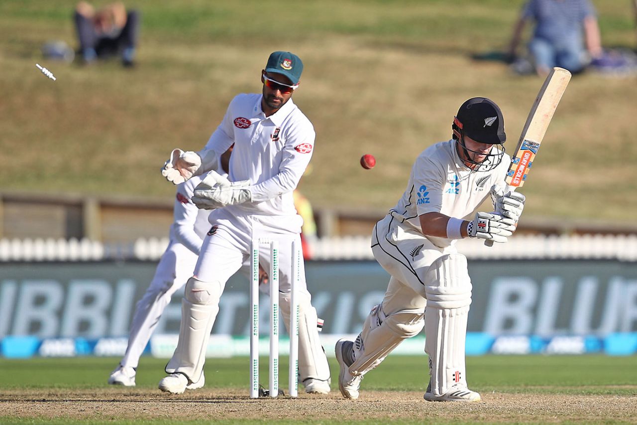 Henry Nicholls left the ball and was bowled, New Zealand v Bangladesh, 1st Test, Hamilton, 2nd day, March 1, 2019