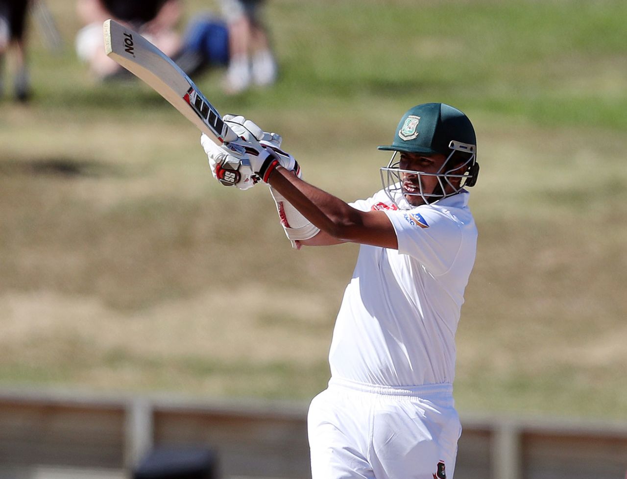 Soumya Sarkar latches onto a short ball, New Zealand v Bangladesh, 1st Test, Hamilton, 4th day, March 3, 2019