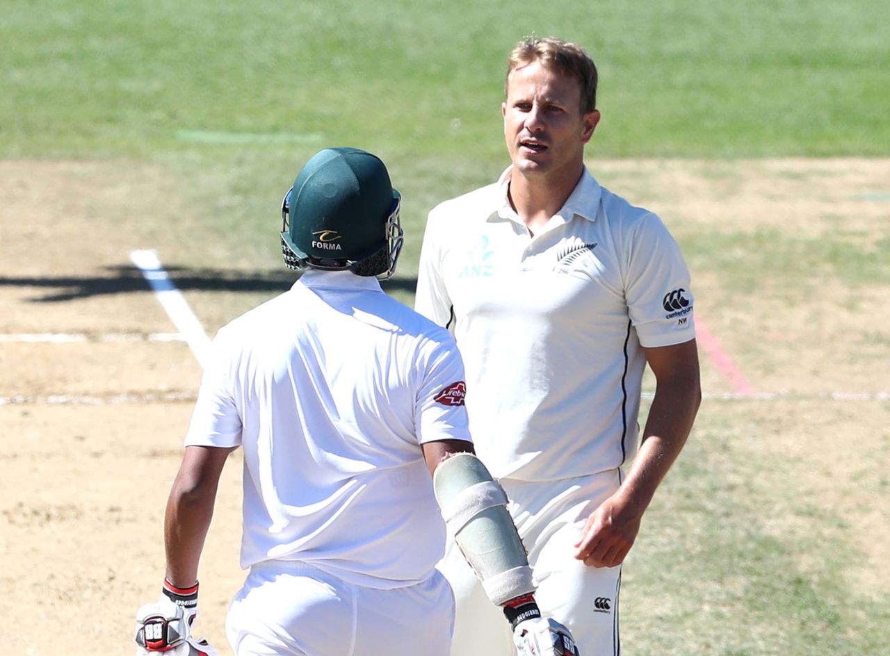 Neil Wagner shares a few words, New Zealand v Bangladesh, 1st Test, Hamilton, 4th day, March 3, 2019