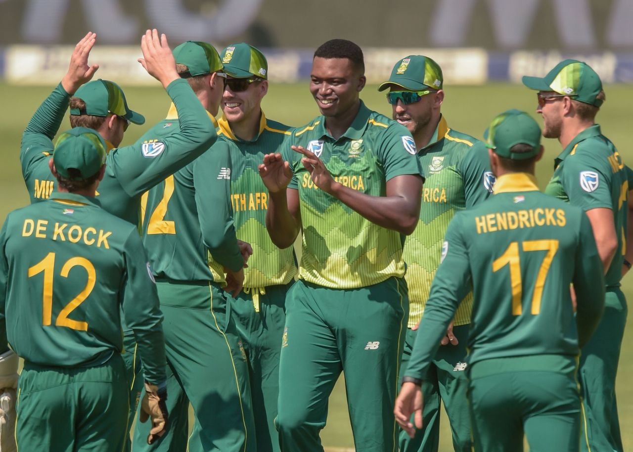 Lungi Ngidi celebrates with his team-mates, South Africa v Sri Lanka, 1st ODI, Johannesburg, March 3, 2019