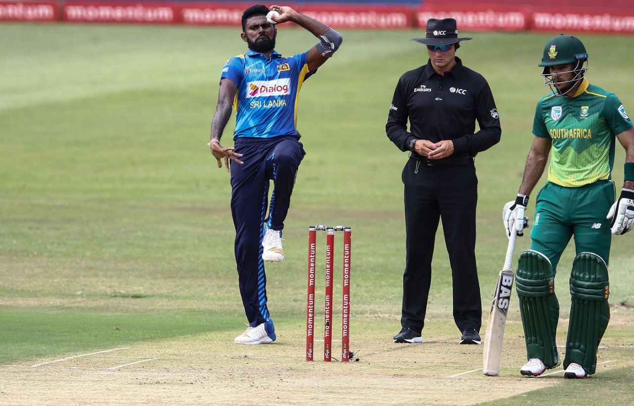Isuru Udana gears up to delivery the ball, South Africa v Sri Lanka, 4th ODI, Durban, March 10, 2019