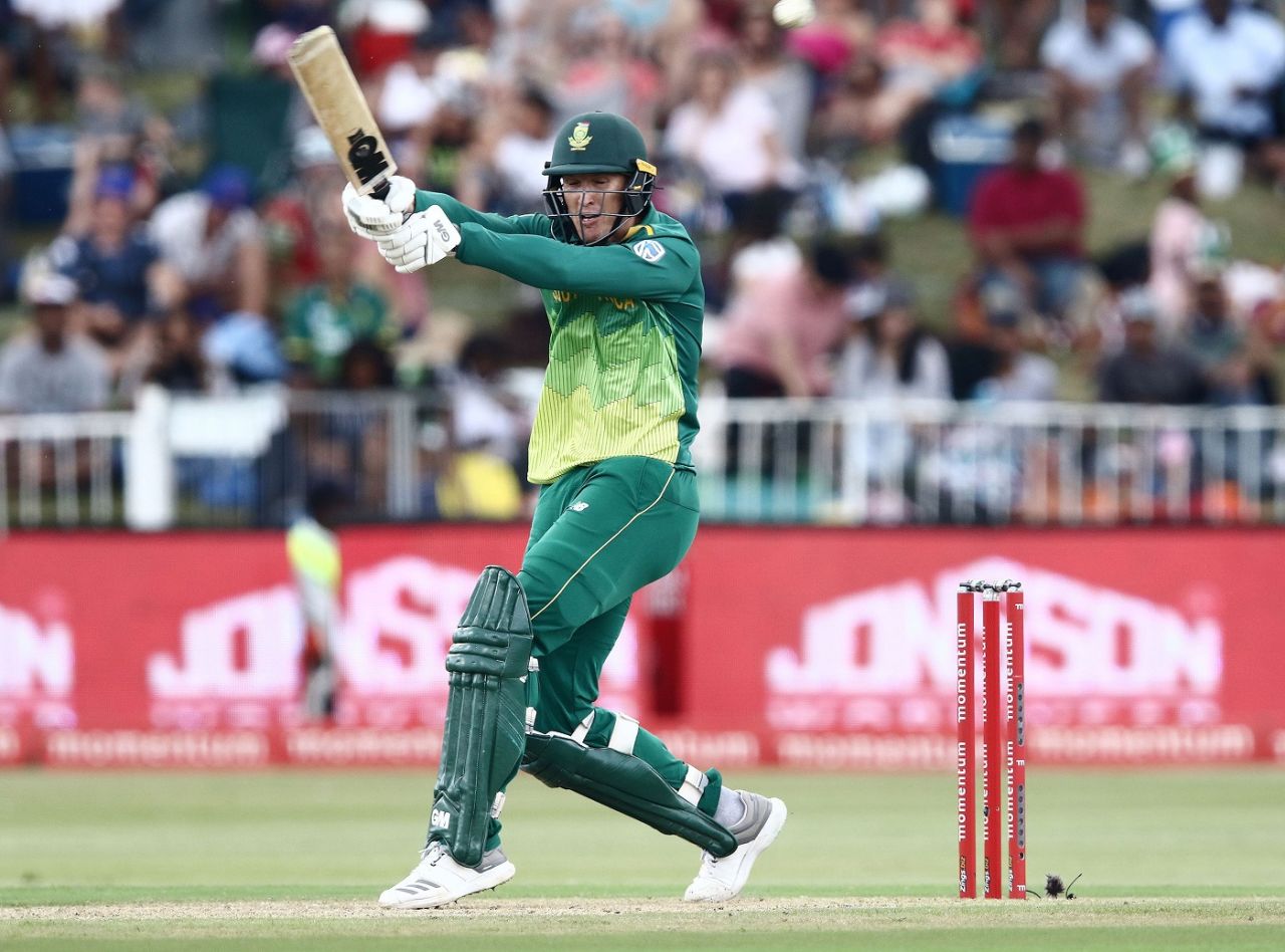 Dwaine Pretorius goes for the pull during his 31, South Africa v Sri Lanka, 4th ODI, Durban, March 10, 2019