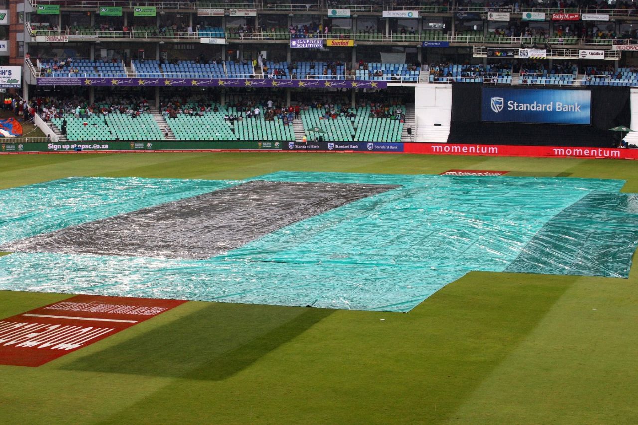 The covers come on at Kingsmead, South Africa v Sri Lanka, 4th ODI, Durban, March 10, 2019