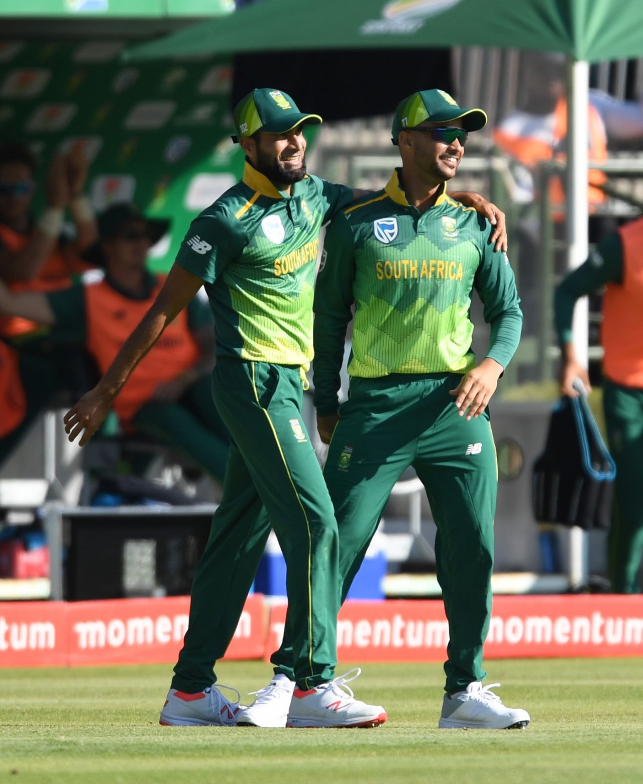 A joyous moment for Imran Tahir and JP Duminy during their last ODI at home, South Africa v Sri Lanka, 5th ODI, Cape Town, March 16, 2019