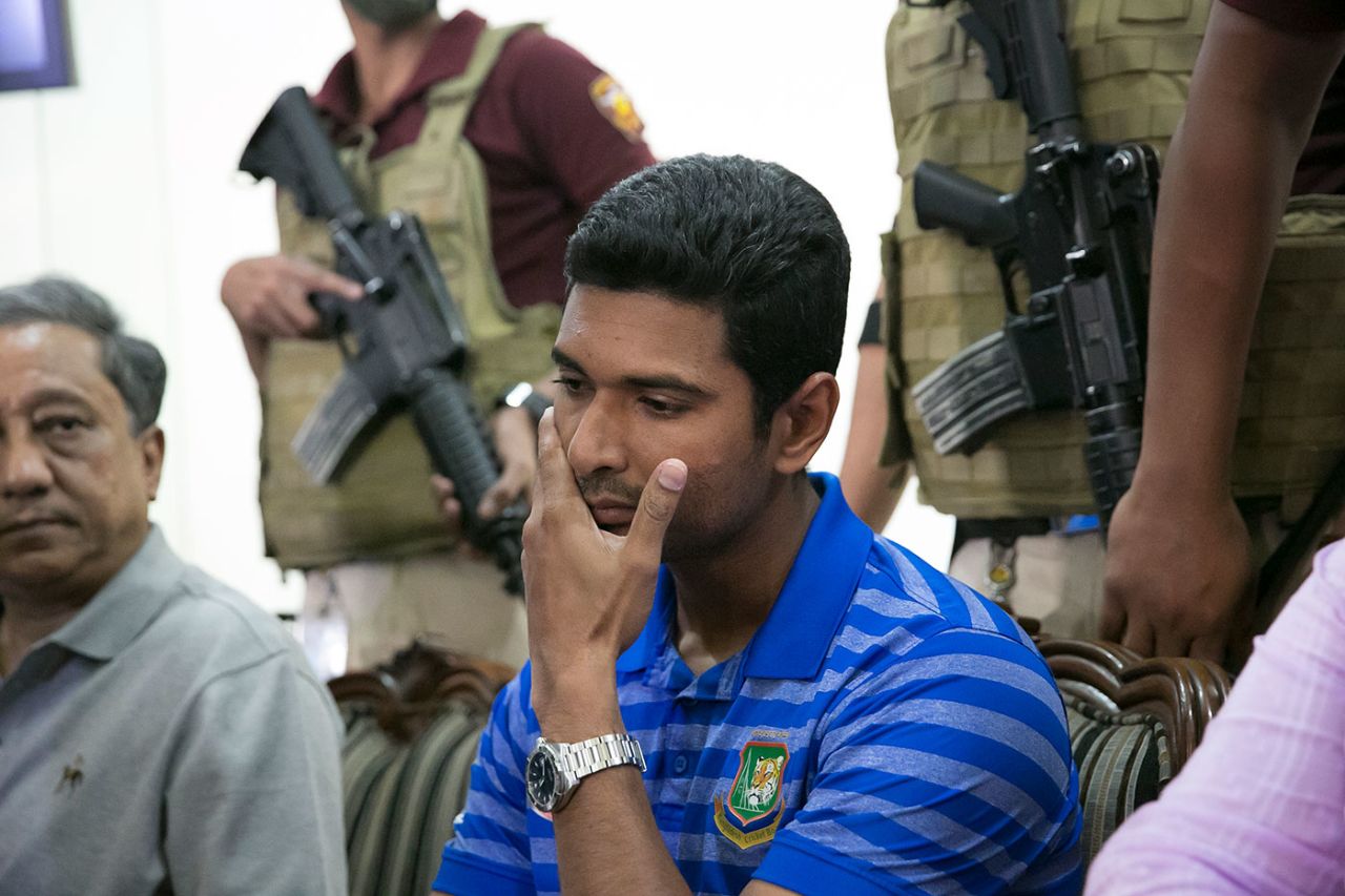 Mahmudullah speaks to the media after arriving home, Dhaka, March 16, 2019