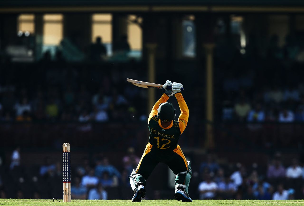 Quinton de Kock bends over backwards to play a shot, Australia v South Africa, 5th ODI, Sydney, November 23, 2014